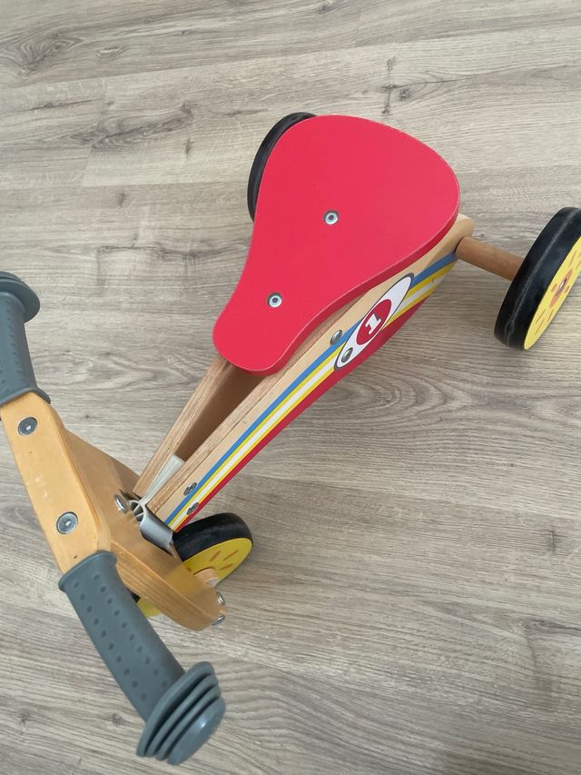 Bicicleta de madera para niños