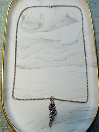 Collar Plata Mujer Figura Moderna