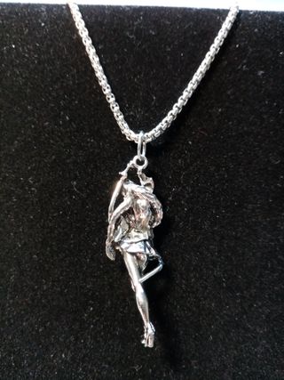 Collar Plata Mujer Figura Moderna