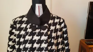 Cappotto bianco e nero