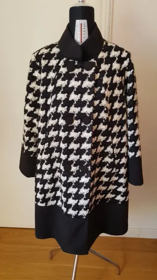 Cappotto bianco e nero
