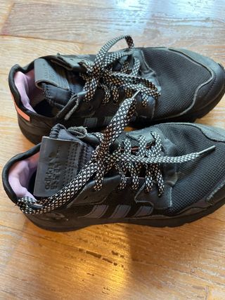 Zapatillas Adidas Negras y Rosas