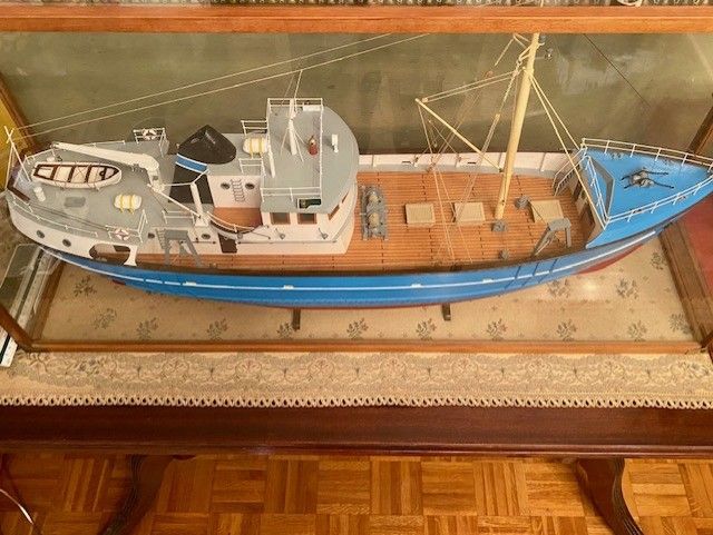 Maqueta Barco Pesquero Azul y Blanco