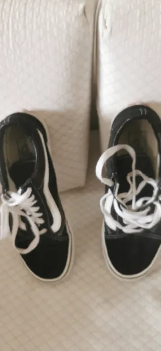 Zapatillas Vans Old Skool Negras y Blancas