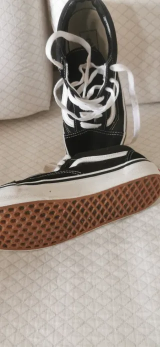 Zapatillas Vans Old Skool Negras y Blancas