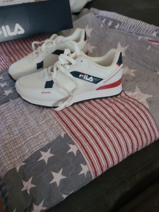 Calzado Fila Talla 36 Rojo y Blanco