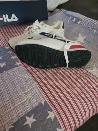 Calzado Fila Talla 36 Rojo y Blanco