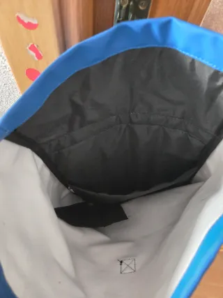 Mochila grande azul con dibujo de conejo Nesquik