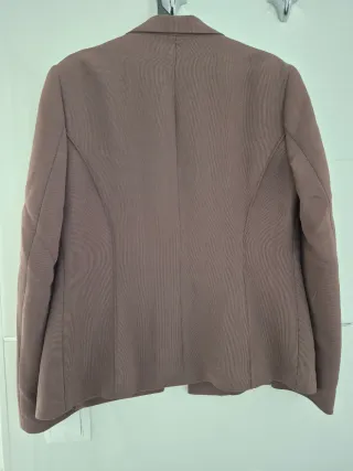 Elegante chaqueta marrón