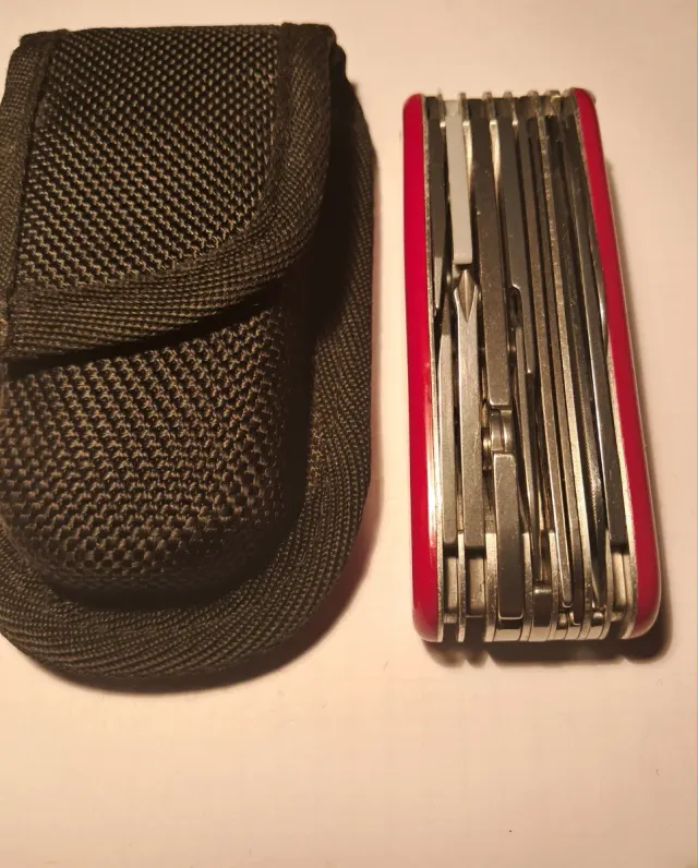 Coltellino Victorinox SwissChamp 1.6795