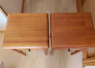 Comodini in legno (2 unità)