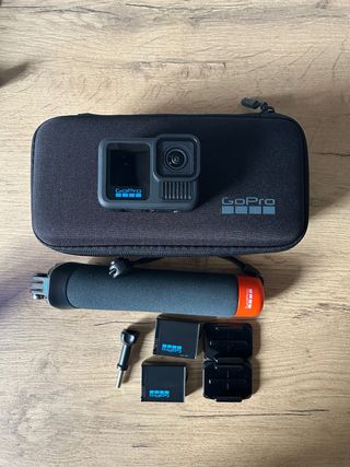 GoPro Hero 13 + Accesorios y 2 Baterías