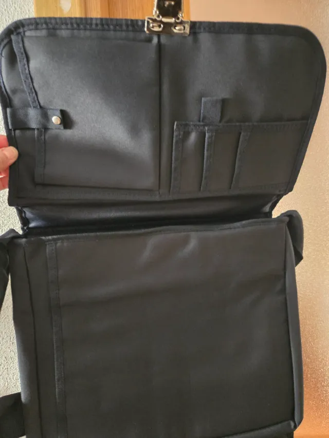 Maletín Deloitte Negro práctico