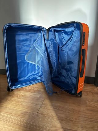 Maleta rígida naranja con ruedas