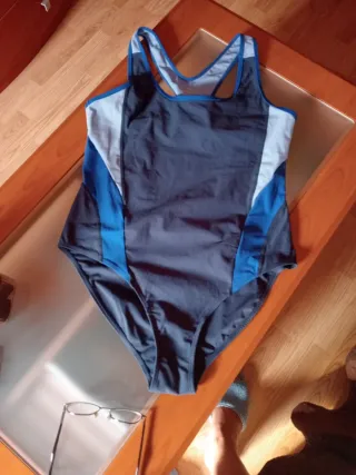 Bañador natación deportivo gris y azul