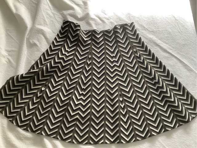 Falda corta acampanada Trucco