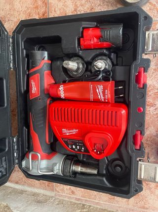 Máquina Wirsbo Milwaukee