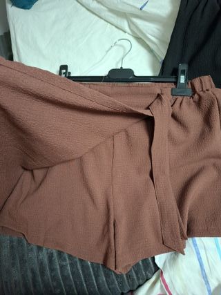 Falda pantalón negra y marrón chocolate 