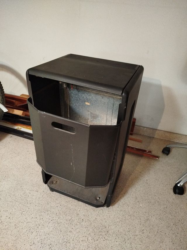 Estufa de gas negra y gris