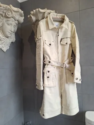 Abrigo trench Moschino beige