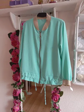Chaqueta bomber fina verde y dorada