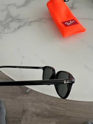 Gafas de sol Ray-Ban infantiles negras