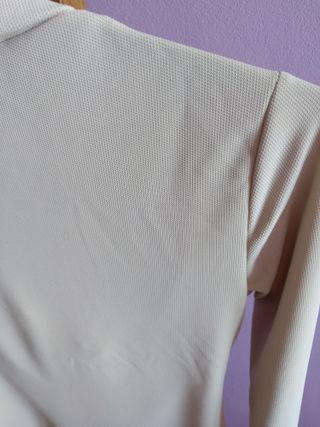 Blusa beige manga larga