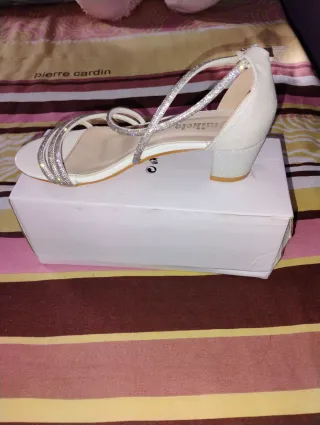 Zapatos tacón bajo plateados talla 36