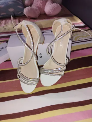 Zapatos tacón bajo plateados talla 36
