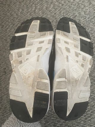 Deportivas Nike Air Huarache Negras y Grises