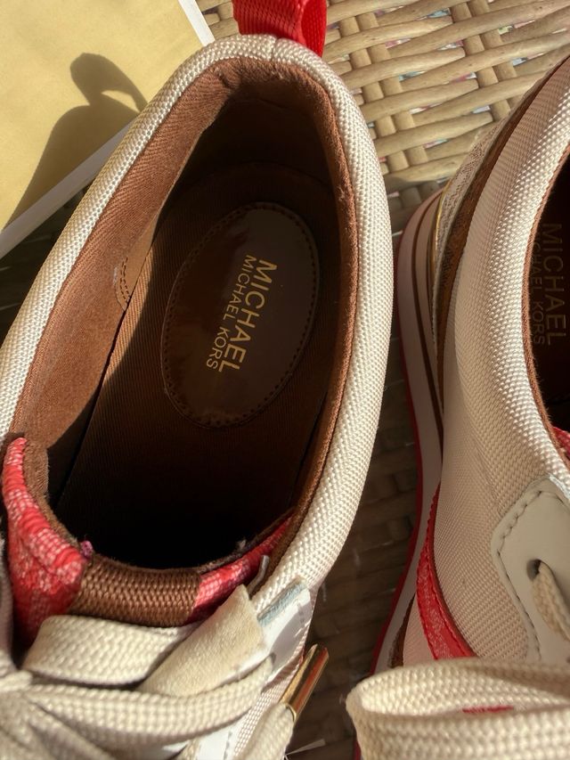 Zapatillas Michael Kors Beige y Rojo