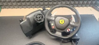 Volante Logitech G27 con cerchio Thrustmaster