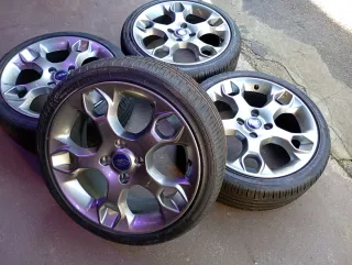 4 LLANTAS 17 FORD FIESTA SPORT NEUMÁTICOS 600€