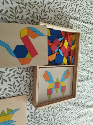 Tangram de madera con figuras