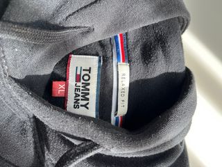 Sudadera Tommy Jeans Negra Vintage