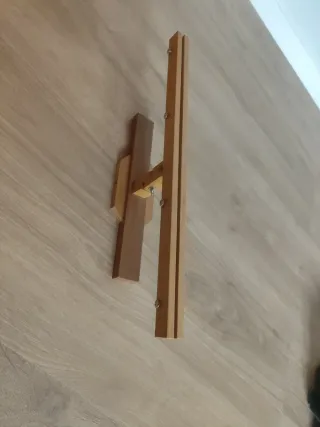 Soporte para maquetas de barcos de madera