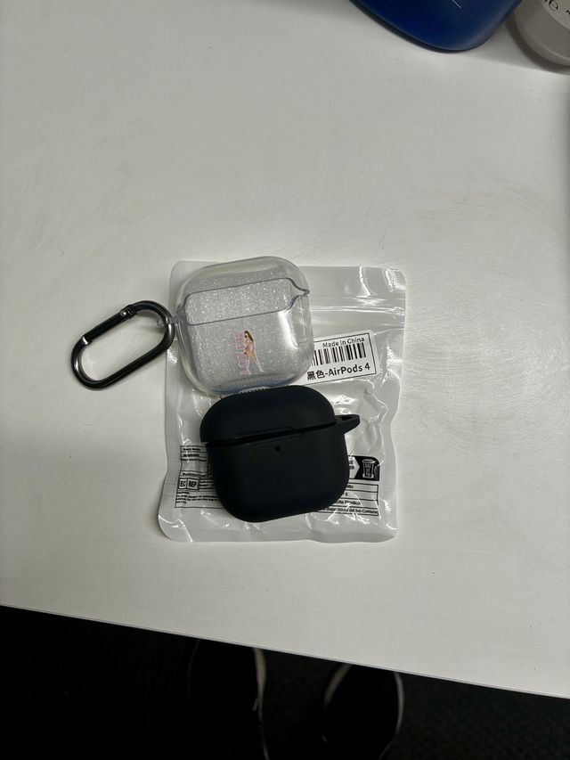 Fundas para AirPods 4 (Negro y Transparente)