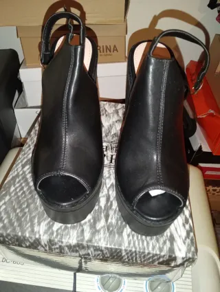Zapatos de tacón negros