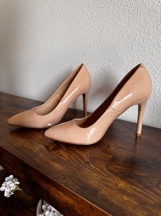 Zapatos de tacón nude