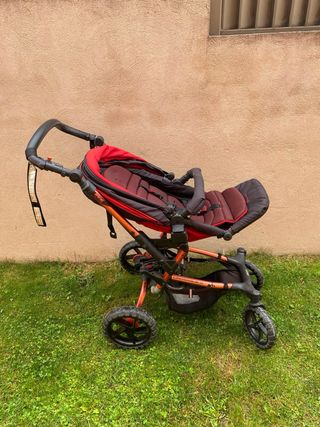 Carrito de bebé Jane rojo y negro