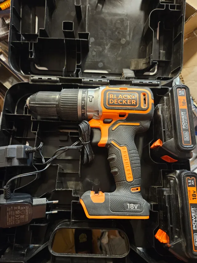 Taladro Black+Decker 18V con 2 baterías