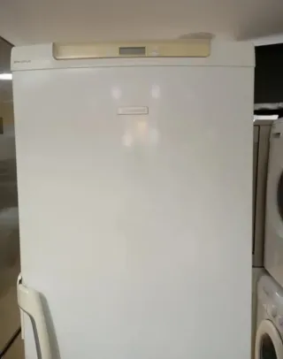 Congelador vertical Electrolux Blanco