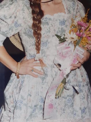 Traje regional mujer floral