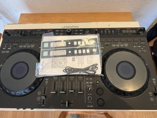 Controladora DJ Alpha Theta DDJ-GRV6 Negra 
