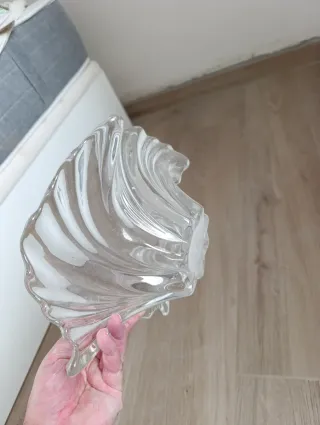 Frutero de cristal con diseño espiral