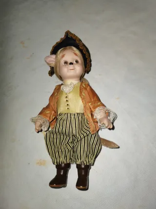 Muñeco Porcelana Gato con Botas