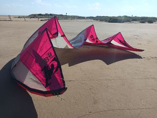 Pack Kitesurf North: 3 cometas, barra, arnés