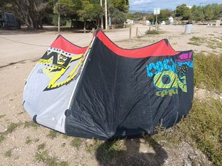 Pack Kitesurf North: 3 cometas, barra, arnés