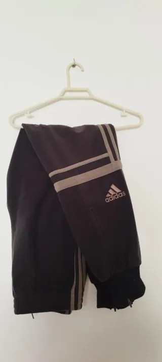 Pantalón Adidas challenger