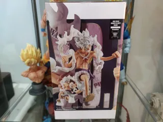 One Piece Monkey D. Luffy Gear 5 Grandista Bandai